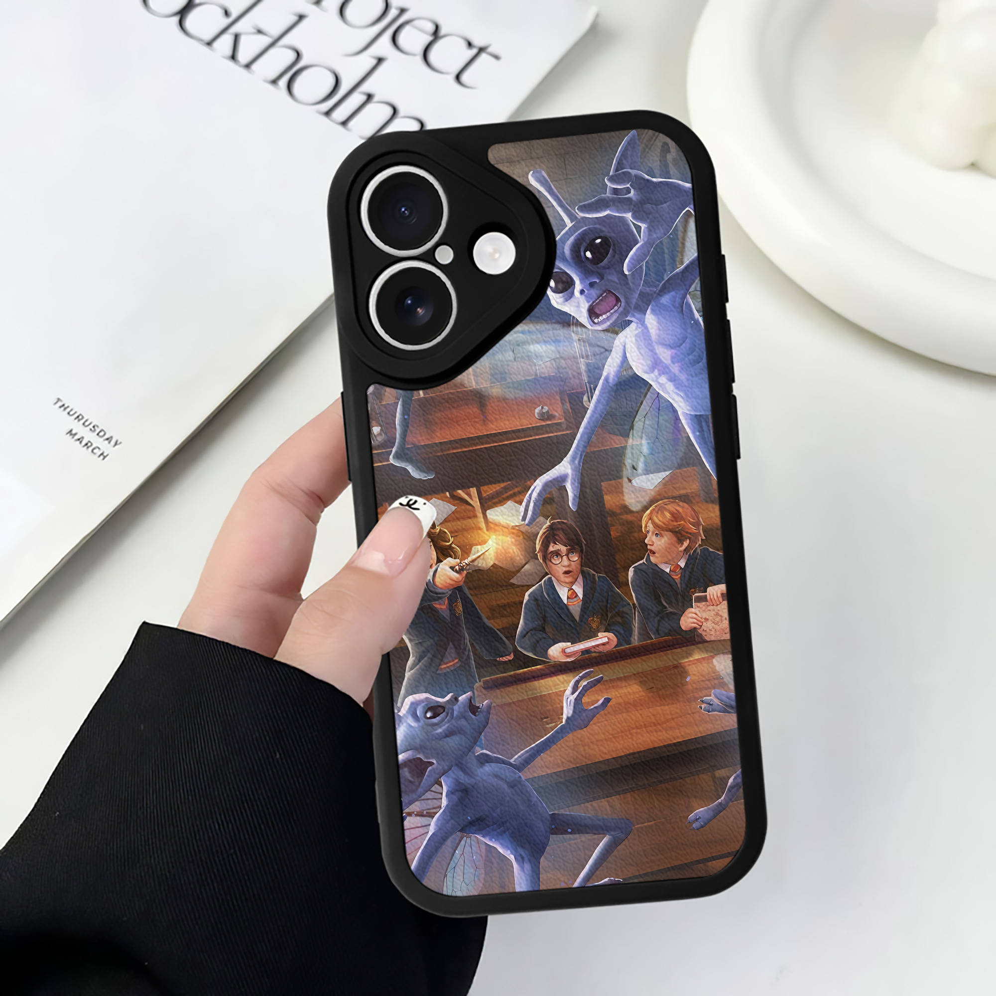 （画像用） Harry Potter ハリー・ポッターシリーズ 【iPhone 16シリーズ対応】シリコンスマホケース（レザー調） 材質：シリコン